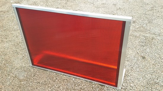 Chapa de Policarbonato Alveolar Vermelho multilux - Comunicação visual- Perfis de aluminio pintura epóxi branco