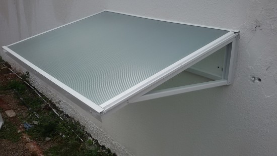 Chapa de Policarbonato Alveolar Verde Refletiva multilux - Perfis de aluminio pintura epóxi branco