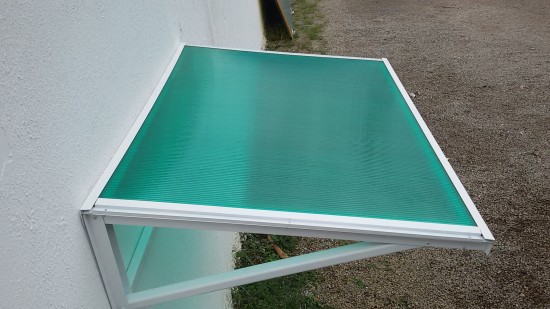 Chapa de Policarbonato Alveolar Verde Translucida - Perfis de aluminio pintura epóxi branco