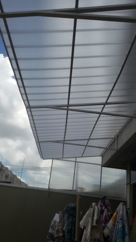 Detalhes tecnicos do Projeto - Toldo de Policarbonato em comercio com as Telhas de Policarbonato CLICK cor cristal 15 x 3 metros