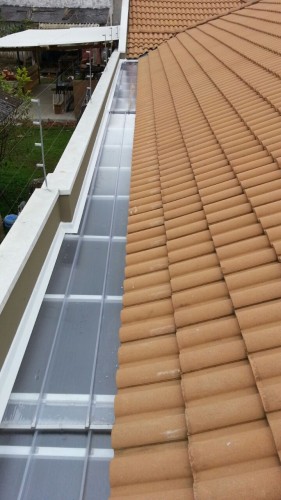 cobertura lateral com telha click fixa 16 x 700 mm - caimento no 16 sobreposição