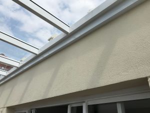 Cobertura de vidro com Perfil de aluminio viga-Calha e Perfil Estrutural 100x50 mm é na Polysolution