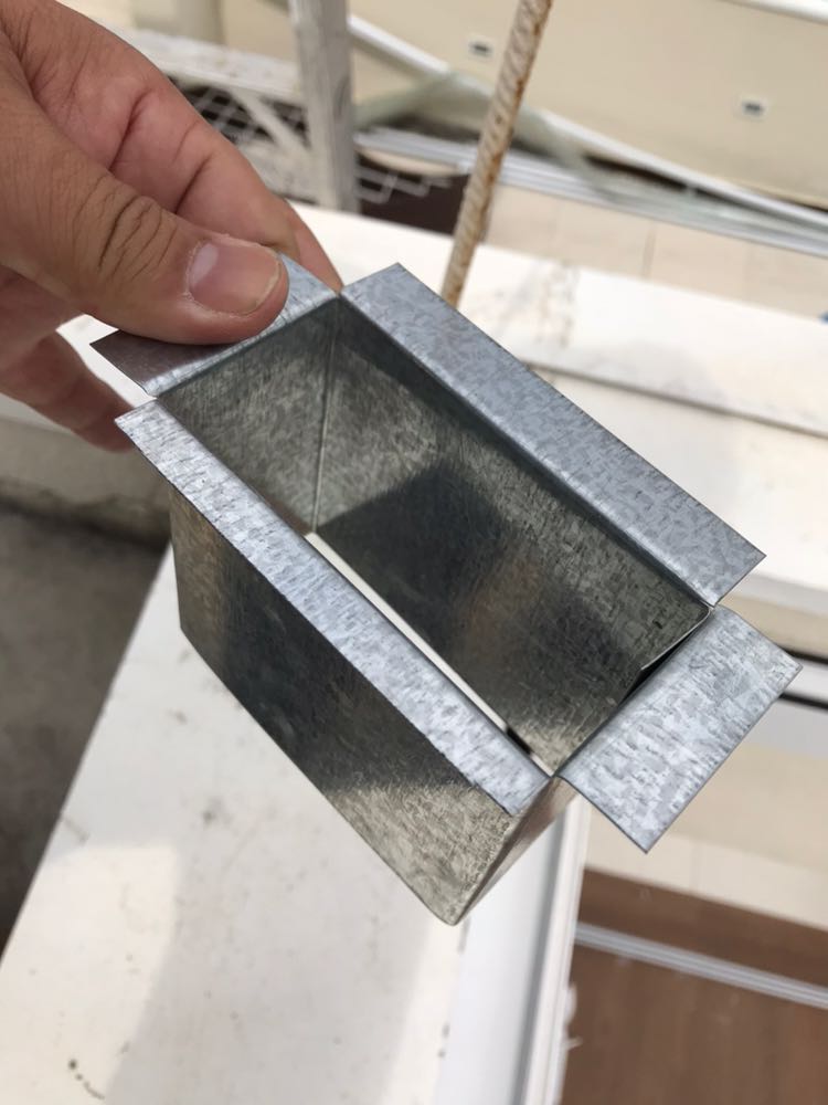 Cobertura de vidro com Perfil de aluminio viga-Calha e Perfil Estrutural 100x50 mm é na Polysolution
