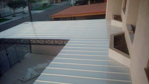 abrigo de carro cobertura em L telha click Infra Red Heat bloc ouro Polysolution