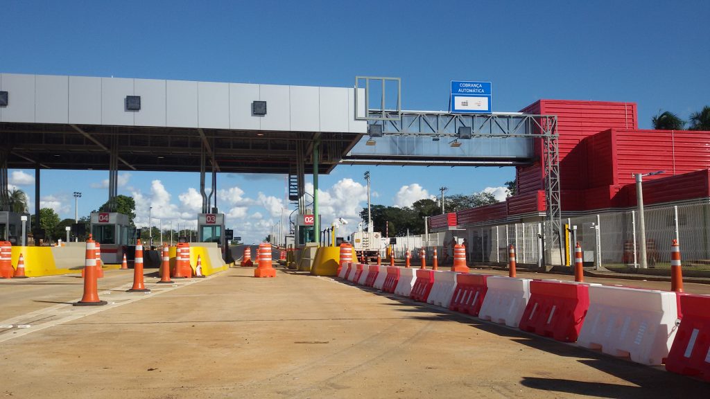 Policarbonato de 40 mm em Passarela de praça do pedagio Goias- Polysolution 