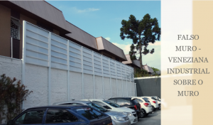 Veneziana Industrial em Policarbonato com Perfis de Aluminio sobre o muro - Privacidade, claridade e ventilação - POlysolution