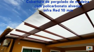 Pegolado de Madeira coberto com Policarbonato Alveolar Branco Leitoso Infra Red 10 mm - POLYSOLUTION